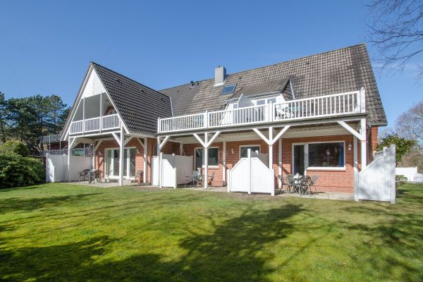 Haus Tide Terrassenansicht Sankt Peter Ording